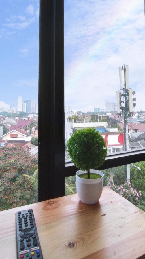 Отель Nyenyak Mrt Lebak Bulus Simatupang Джакарта Экстерьер фото